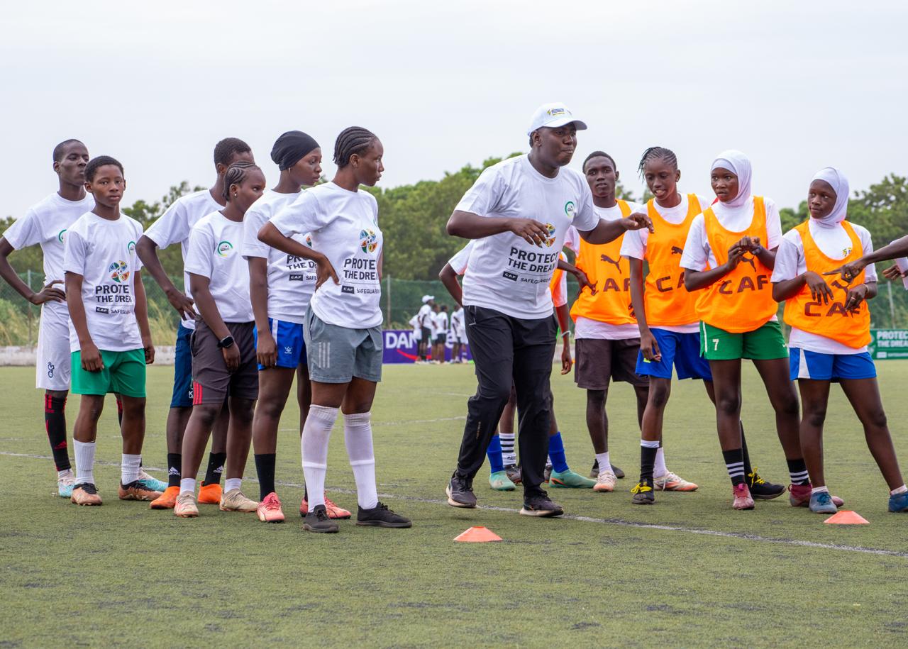 منتخبا السنغال وغينيا يتوجان بلقب تصفيات منطقة اتحاد غرب إفريقيا لكرة القدم "أ" المؤهلة لبطولة كرة القدم للمدارس الإفريقية 