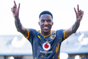 Coupe de la Confédération : Azam s’accroche, Kaizer Chiefs frappe d’entrée