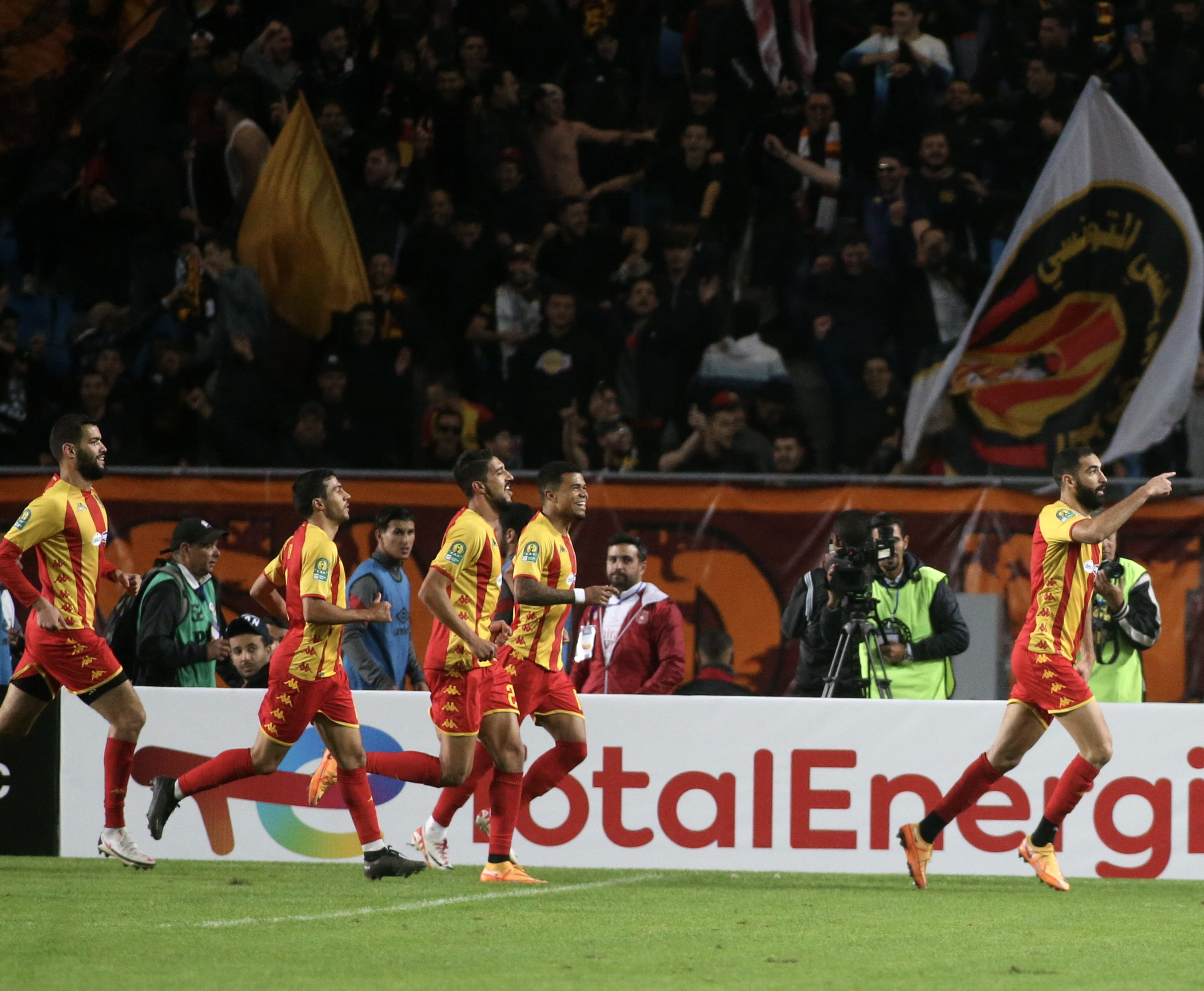ES Tunis power into Group C lead, while Petro get vital win at home. 